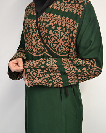 Geometrik Desenli Kruvaze Namaz Elbisesi – Yandan Bağlamalı, Rahat Kalıp 36–46 Beden