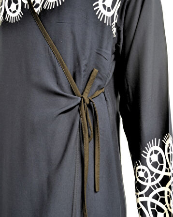 Halkalı Desenli Kruvaze Namaz Elbisesi – Yandan Bağlamalı, Rahat Kesim 36–46 Beden