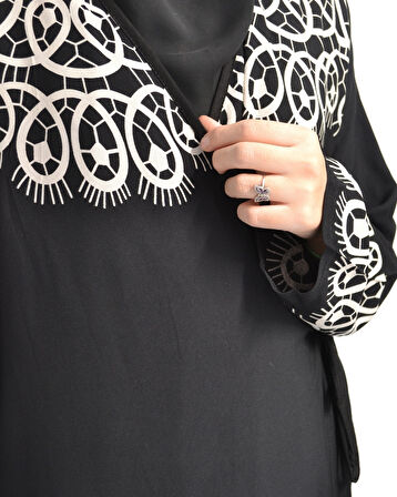 Halkalı Desenli Kruvaze Namaz Elbisesi – Yandan Bağlamalı, Rahat Kesim 36–46 Beden