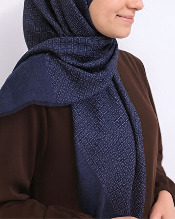 Desenli Denim Eşarp – 95x95 cm, Kaymaz, Dört Mevsim Kullanıma Uygun