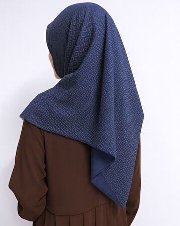 Desenli Denim Eşarp – 95x95 cm, Kaymaz, Dört Mevsim Kullanıma Uygun