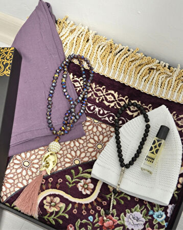 Çeyizlik Hediyelik Seccade Set – Astarlı Kadife Seccade, Eşarp, Kristal Tesbih, Erkek Tesbihi, Takke ve Esanslı Özel Kutulu Lüks Hediye