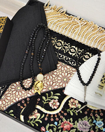 Çeyizlik Hediyelik Seccade Set – Astarlı Kadife Seccade, Eşarp, Kristal Tesbih, Erkek Tesbihi, Takke ve Esanslı Özel Kutulu Lüks Hediye