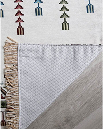 Hediyelik Seccade Tesbih Seti – Kilim Desenli Kadife Astarlı Seccade, Kristal Tesbih ve Özel Kutulu Lüks Hediye Seti