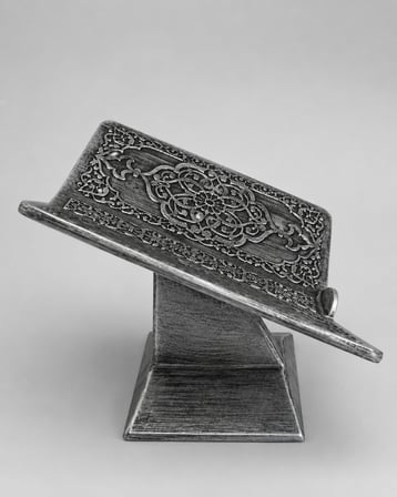 Masaüstü Rahle Klasik Desenli Kur’an-ı Kerim Rahle