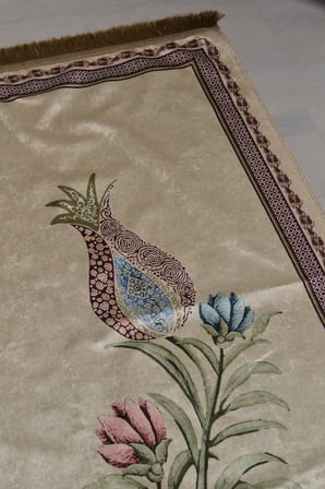Çantalı Fermuarlı Lale Desenli Seccade Lila L005