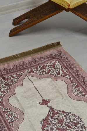 Çantalı Fermuarlı Mihrap Desenli Seccade
