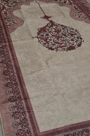 Çantalı Fermuarlı Mihrap Desenli Seccade