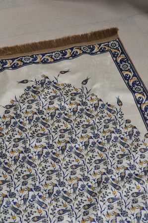 Çantalı Fermuarlı Seccade Lale Desenli Lacivert L012 (Hafif ve İnce Dokulu)