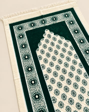 Yıldızlı Mihrap Kadife Seccade 70x115 cm Hediyelik Çeyizlik Seccade