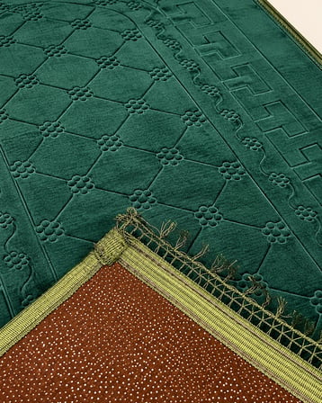 Peluş Seccade Yumuşak Dokulu Büyük Boy Namaz Seccadesi 130x80 cm