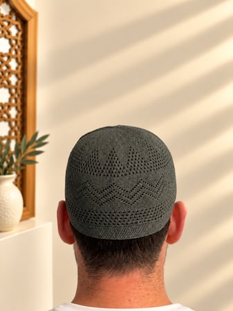 Erkek Namaz Takkesi Zikzak Desenli Standart Beden MV001 Hac Umre ve Günlük Kullanım Takkesi