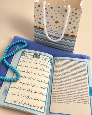 Yasin Kitabı Tesbih Eşarp Hediyelik İsimli QR Kodlu Sesli Dinleme Özellikli Çanta Boy Yasin