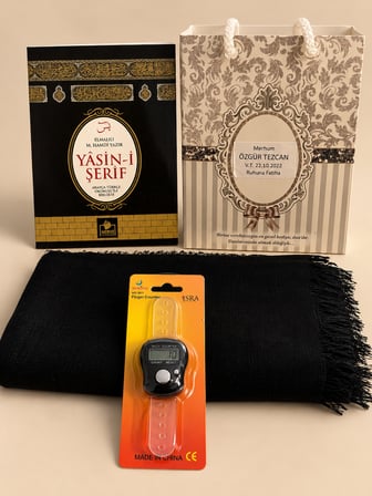 Yasin Kitabı Zikirmatik Örtü Hediyelik İsimli QR Kodlu Sesli Dinleme Özellikli Çanta Boy Yasin