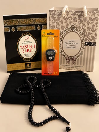 Yasin Kitabı Tesbih Zikirmatik Eşarp Hediyelik İsimli QR Kodlu Sesli Dinleme Özellikli Çanta Boy Yasin