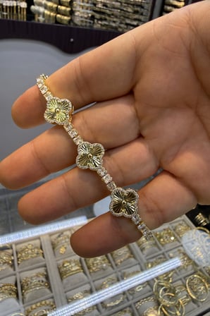 Yonca Taşlı Vip Serisi Bileklik