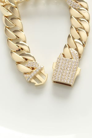 Vip Seri Pirinç Ortası Zirkon Taşlı Gold Renk Gurmet Bileklik 5886