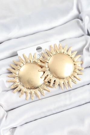 Pirinç Güneş Model Gold Renk Kadın Küpe 5886