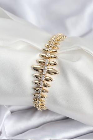 Pirinç VIP Seri Gold Renk Sıralı Damla Model Kadın Bileklik 5886