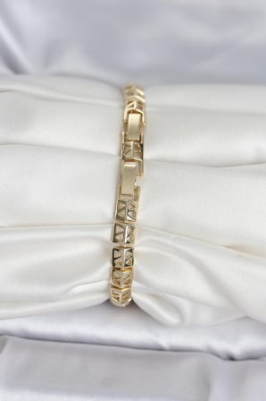 Xuping Zirkon Taşlı Gold Renk Kadın Bileklik 5886