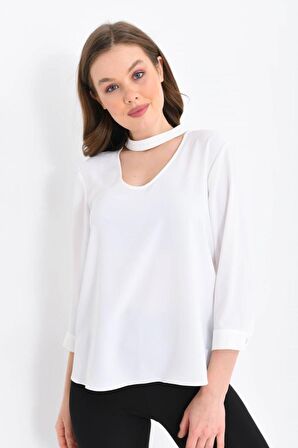 V Yaka Boyun Detaylı Beyaz Kadın Bluz