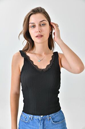 V Yaka Merdiven Dandel Detaylı Siyah Triko Crop Top