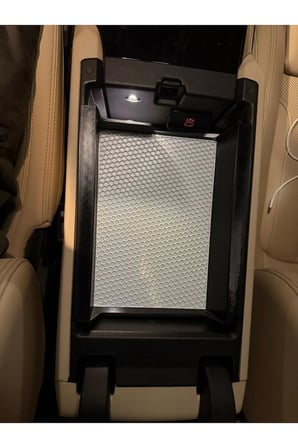 BMW i4 orta konsol organizer