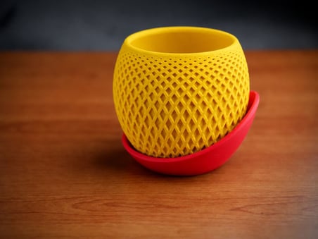 3D Baskı Küre Saksı - Kafes Dokulu İki Parçalı Dekoratif Saksı - Sarı-Kırmızı