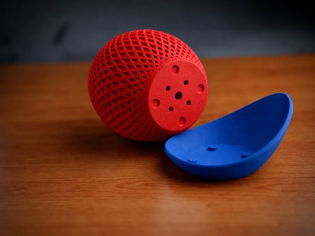3D Baskı Küre Saksı - Kafes Dokulu İki Parçalı Dekoratif Saksı - Kırmızı-Mavi