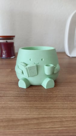 3D Baskı Kitap Okuyan Saksı - Kupa Tutan Sevimli Saksı-Mint