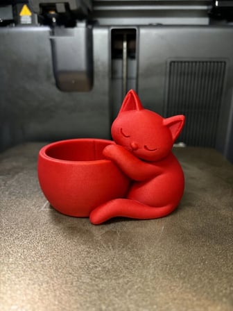 3D Baskı Sarılan Kedi Saksı - Sevimli Dekoratif Saksı - Kırmızı