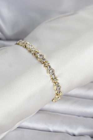 Pirinç Renk Petek Model Zirkon Taşlı Kadın Bileklik