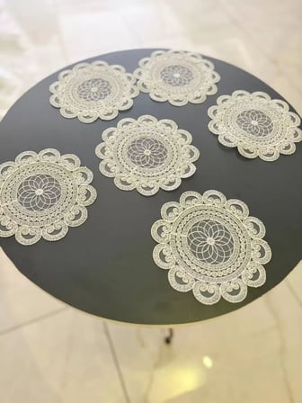 6 lı Dantel Kahve Sunumluğu 15x15 cm Asorti Desenli Bardak Altlığı Türk Kahvesi Fincan Sunum Seti