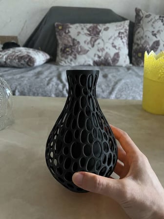 3D Baskı Petek Dokulu Vazo - Delikli Dekoratif Vazo-Siyah