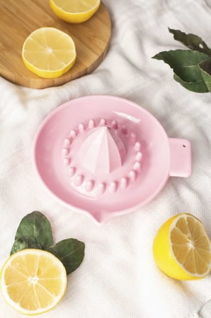 Akrilik Koyu Pembe Limon Sıkacağı Pratik Limon Sıkacağı