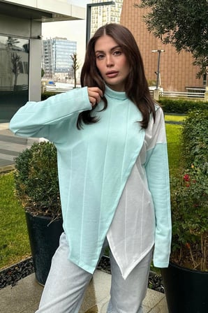 Kadın Mint Asimetrik Kesim, Önü İki Parçalı, İnce Triko Kumaş, Salaş Bluz Kazak