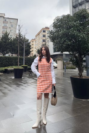 Kadın Turuncu Çift Cepli, Kare Yaka, Kalın Askılı, Sıfır Kol, Midi Boy, Tüvit Elbise(Gömleksiz)