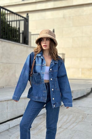 Kadın Mavi Apaş Yaka, Çift Cepli, Kaliteli Jeans Kumaş, Salaş Kot Ceket