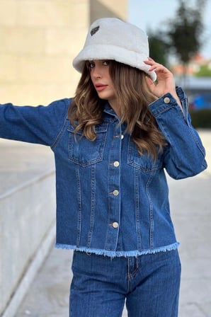Kadın Mavi Çift Cepli, Eteği Püsküllü, Kaliteli Jeans Kumaş, Rahat Kesim, Kot Ceket