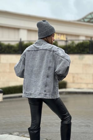 Kadın Gri Apaş Yaka, Çift Cepli, Kaliteli Jeans Kumaş, Salaş Kot Ceket