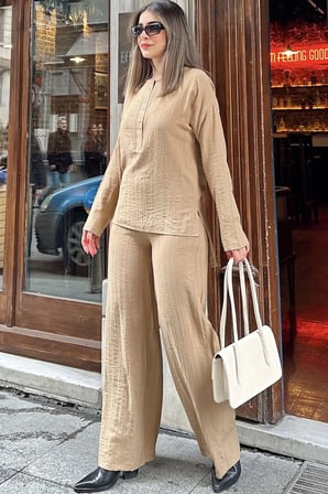 Kadın Camel Düğmeli Yuvarlak Yaka Bluz & Beli Lastikli Geniş Paça Pantolon - Salaş Maya Takım