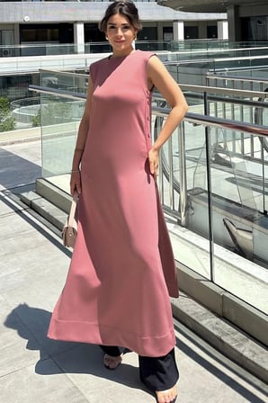 Kadın Pembe Kolsuz, Yuvarlak Yaka, Derin Yırtmaçlı, A Kesim Likralı Tunik Elbise
