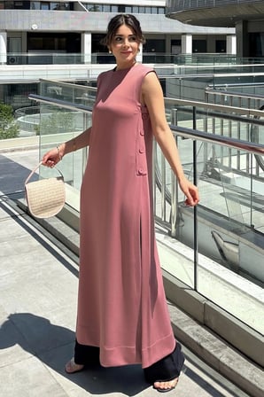 Kadın Pembe Kolsuz, Yuvarlak Yaka, Derin Yırtmaçlı, A Kesim Likralı Tunik Elbise