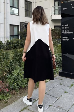 Kadın Siyah & Beyaz Color Blocklu, Kolsuz, Yuvarlak Yaka, Midi Salaş Elbise 
