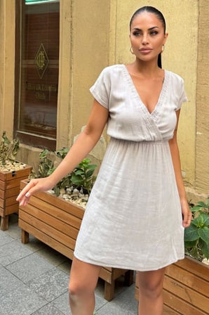 Kadın Gri Sırt Dekolteli, Kruvaze Yaka, Beli Lastikli, Kısa Kollu, Rahat Midi Keten Elbise