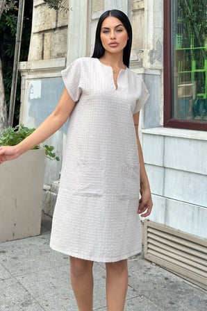 Bej Lotus Dokulu Cep Detaylı Midi Elbise