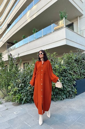 Kadın Kiremit Yarasa Kol, Arkası Pliseli, Çift Cepli, Uzun Oversize Salaş Gömlek Elbise