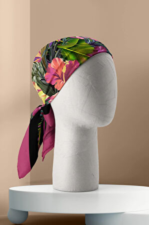 G39 Kadın Yeşil Pembe Çiçek Desenli 50x50 Bandana