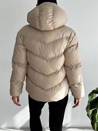 Kapüşonlu Arkası Çavuş Desen Kadın Şişme Mont