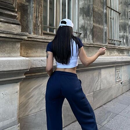 0 Yaka Aplike Yıldız Nakışlı Kadın Crop T-Shirt